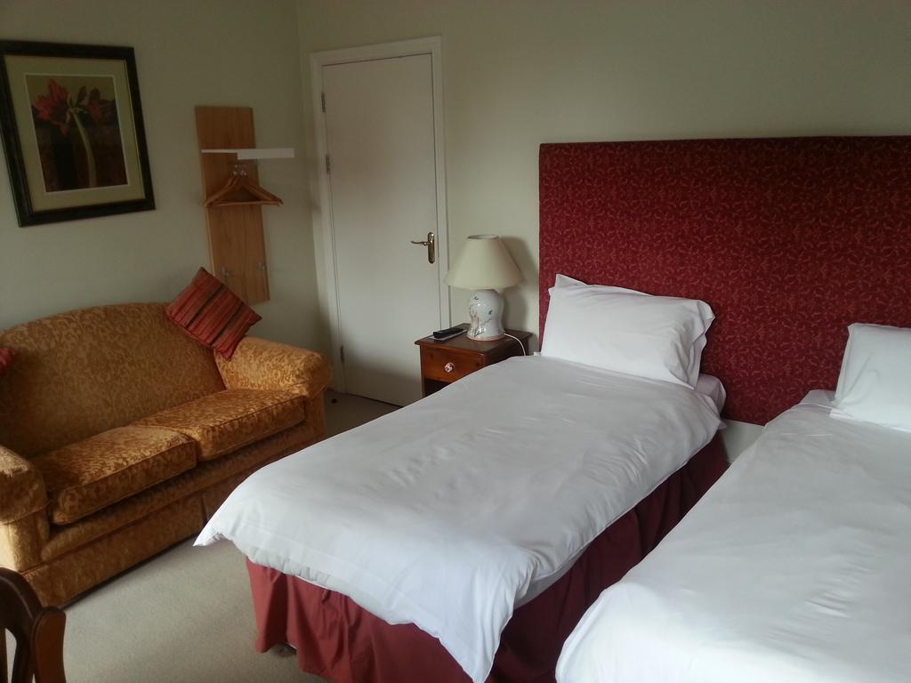 Tom Crean Base Camp - Food Drink Bed Hotel Kenmare Ruang foto