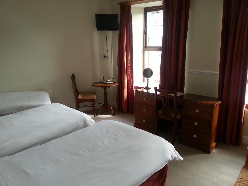 Tom Crean Base Camp - Food Drink Bed Hotel Kenmare Ruang foto