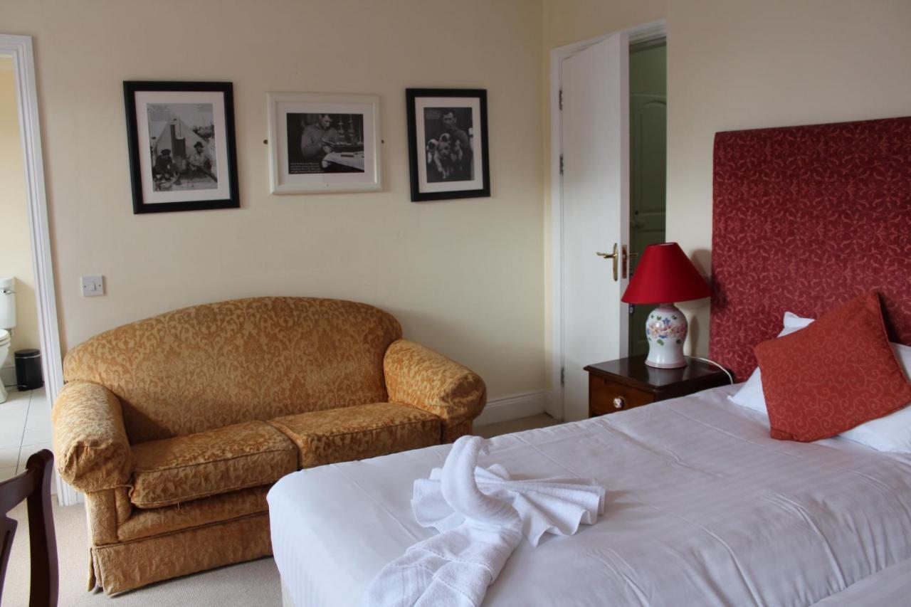 Tom Crean Base Camp - Food Drink Bed Hotel Kenmare Bagian luar foto
